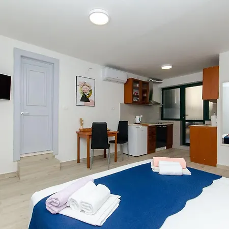 Apartment Brnistra Split